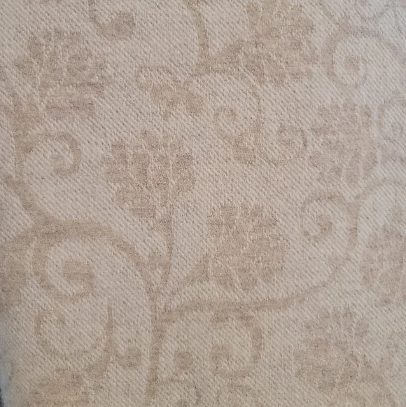 Wool Throw Blanket, Jacquard Design, 100% Virgin Wool, Size 55"x70" - Picture 8 of 11